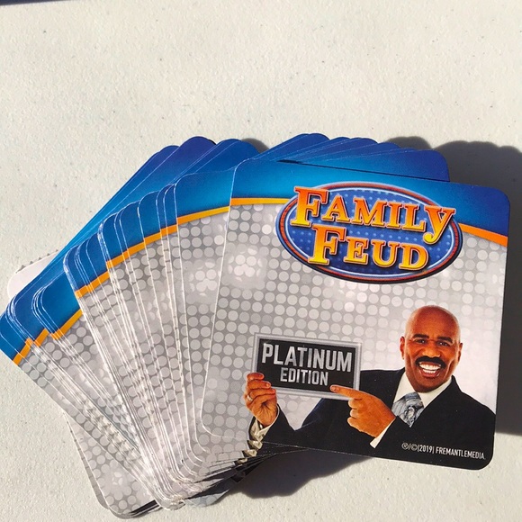 🌸(2/$20)Family Feud Platinum Edition travel size - Picture 3 of 3
